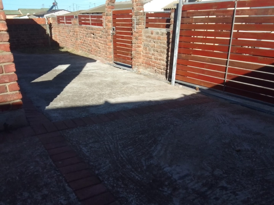 2 Bedroom Property for Sale in Kwazakhele Eastern Cape